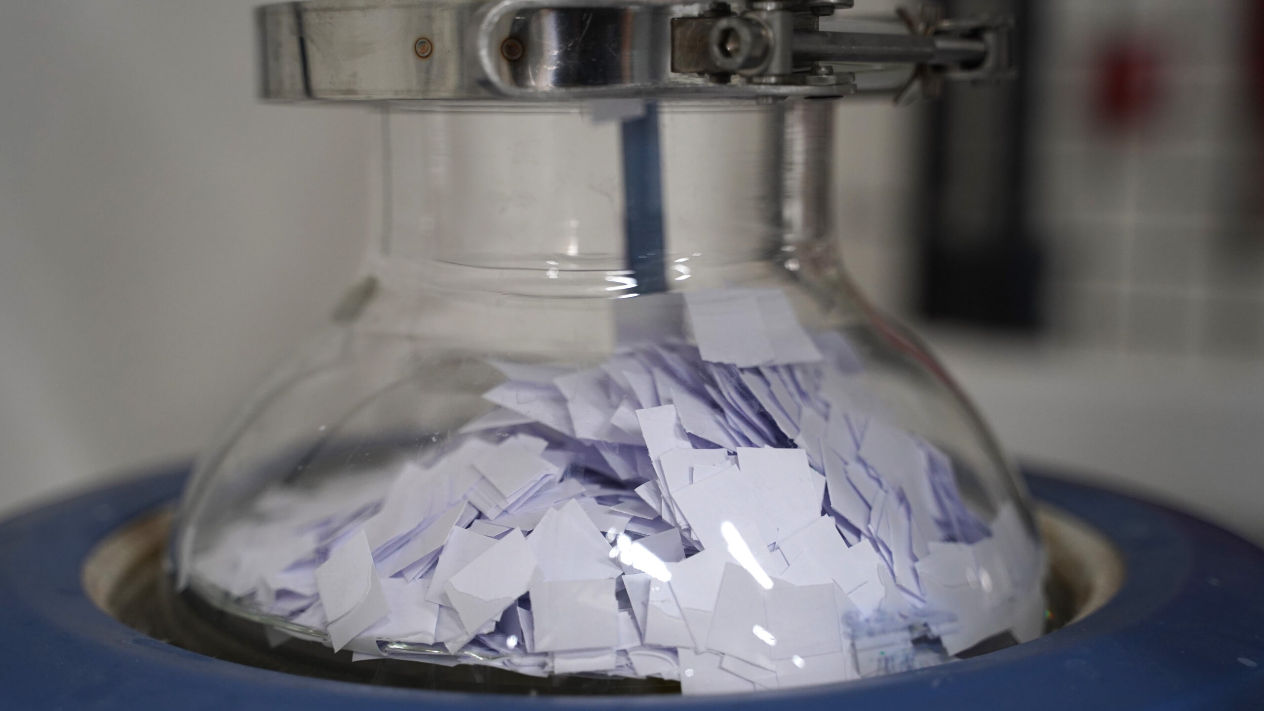 Descontaminación de papel reciclado realizada por ITENE en el proyecto VALOCEL