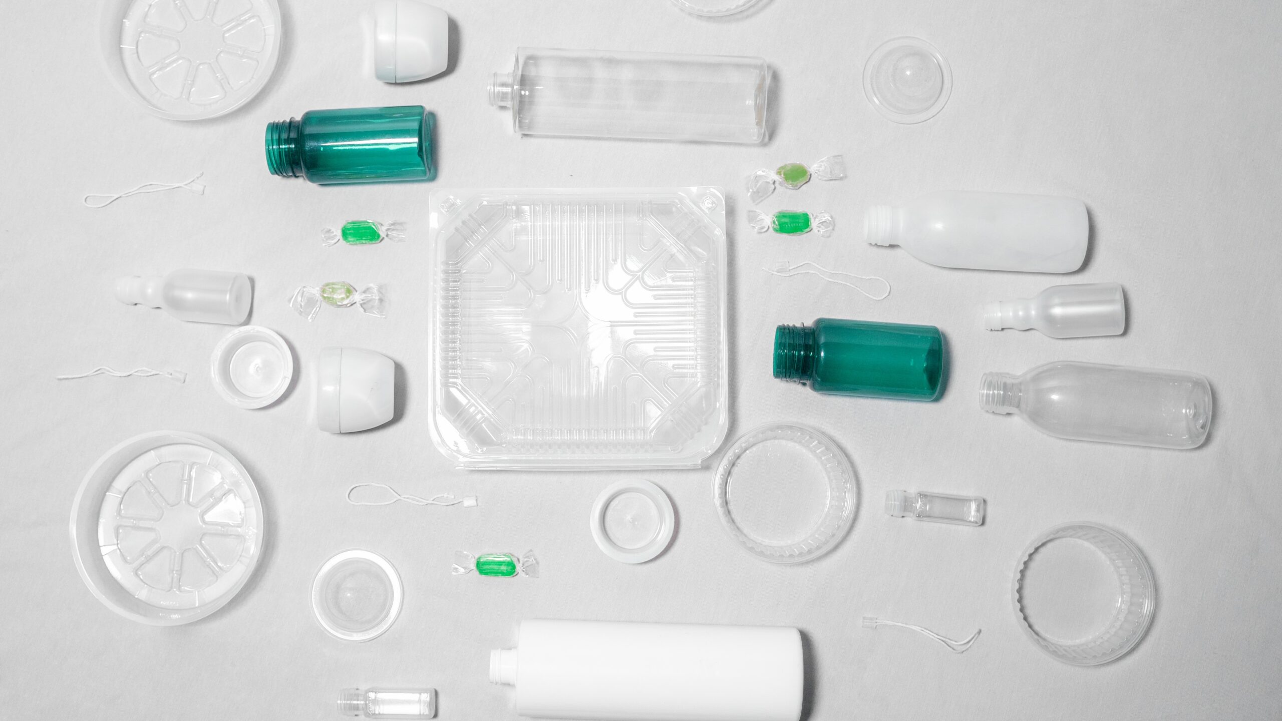 Envases sostenibles desarrollados con el bioplástico compostable que comercializa la empresa ADBioplastics, impulsada por ITENE