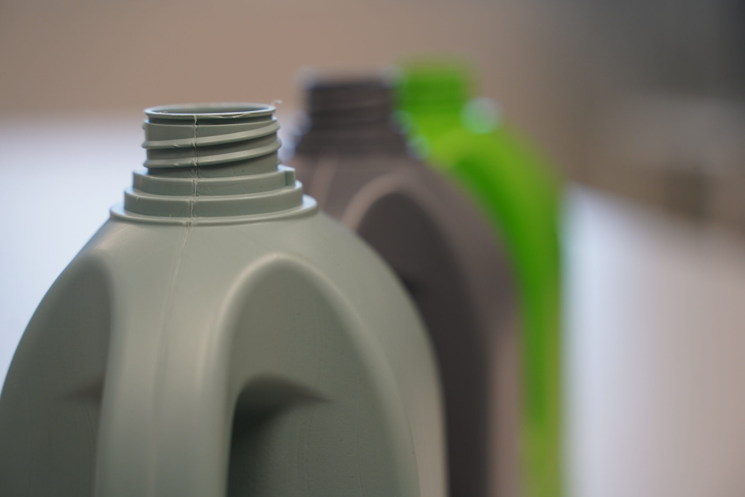 Botellas de detergencia con PEAD reciclado desarrolladas por ITENE